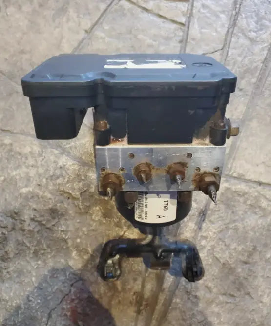 ABS ANTI-LOCK BRAKE PUMP 09-13 SUZUKI GRAND VITARA 4x4 AT 2.4L - Used OEM Auto Part - Photo 2