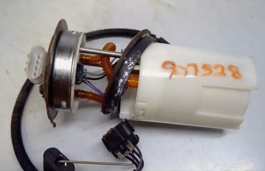 Fuel Pump Assembly Fits 2002-2004 GMC ENVOY XL WARRANTY - Used OEM Auto Part - Photo 2