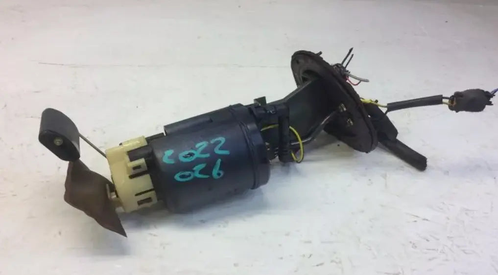Fuel Pump Assembly 2.4L 4 Cylinder Fits 2003-2005 Hyundai Sonata WARRANTY - Used OEM Auto Part