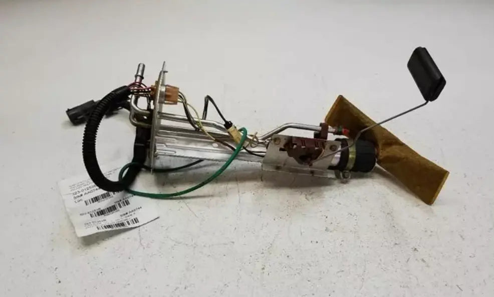 LINCOLN NAVIGATOR 2001-2002 FUEL GAS PUMP ASSEMBLY TANK MOUNTED 4X2 Warranty - Used OEM Auto Part