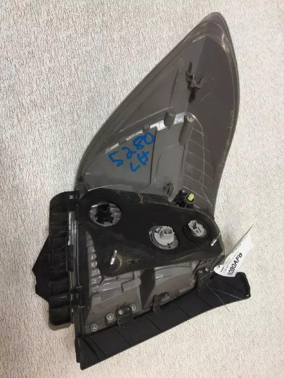 TOYOTA HIGHLANDER HYBRID DRIVER LEFT SIDE TAIL LIGHT LAMP 2008-2010 - Used OEM Auto Part
