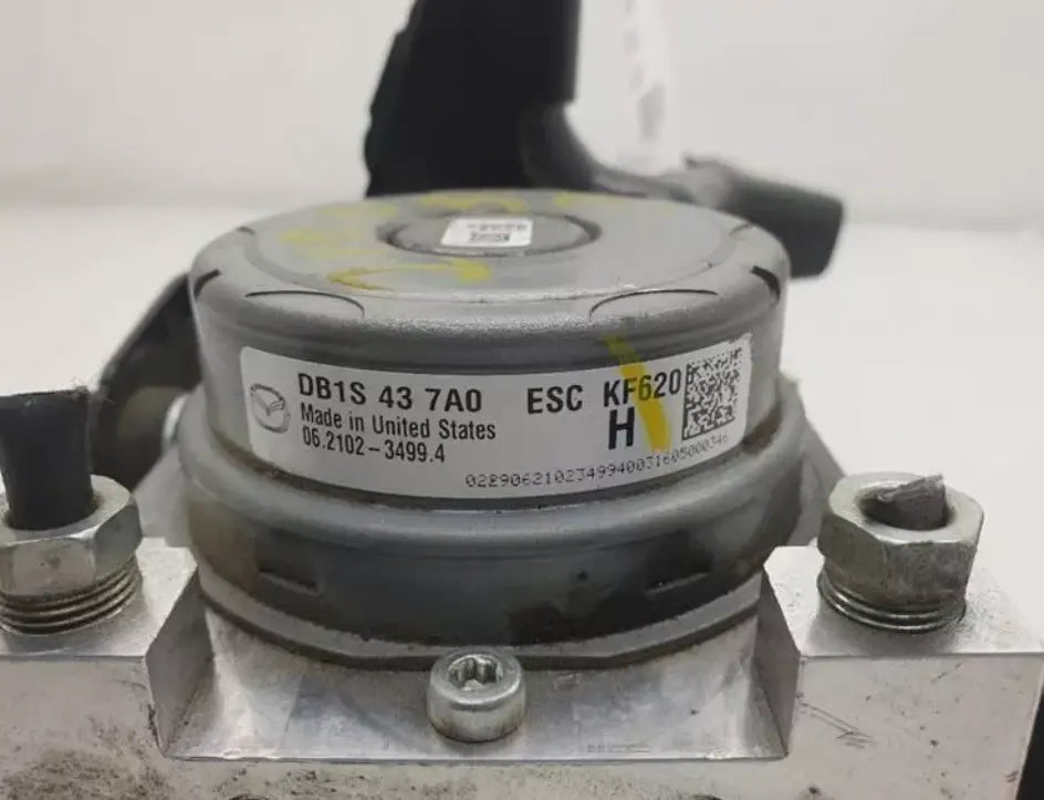 Scion IA anti lock brake system 2016 OEM assy us market DB1S437A0 44050WB003 - Used - Photo 3