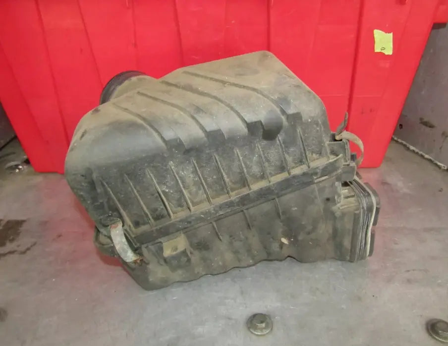 KIA SPECTRA 2004-06 2.0L Engine Air Intake Cleaner Filter Housing WARRANTY - Used OEM Auto Part