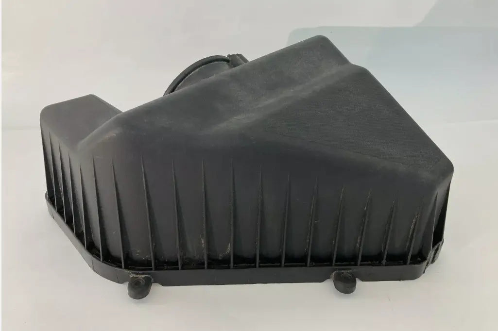 Saturn Outlook 2009-10 3.6L Air Intake Cleaner Box Housing Upper Cover WARRANTY - Used OEM Auto Part - Photo 2