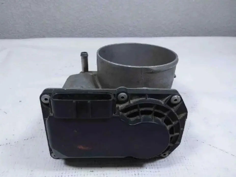 Toyota Tundra2007-2017 Throttle Body Valve 8 cylinder 5.7L WARRANTY - Used OEM Auto Part - Photo 2