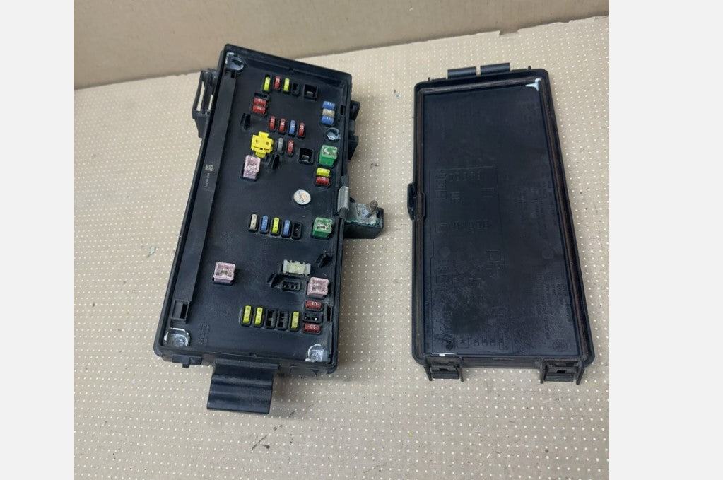 2006-09 DODGE RAM 1500 2500 FUSEBOX w/ TIPM TOTALLY INTEGRATED POWER MODULE 002 - Used OEM Auto Part