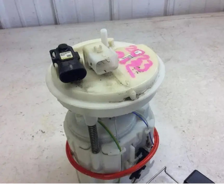 Fuel Pump Assembly Thru VIN 050451 Fits 2009-2010 Chevrolet AVEO Warranty - Used OEM Auto Part - Photo 3