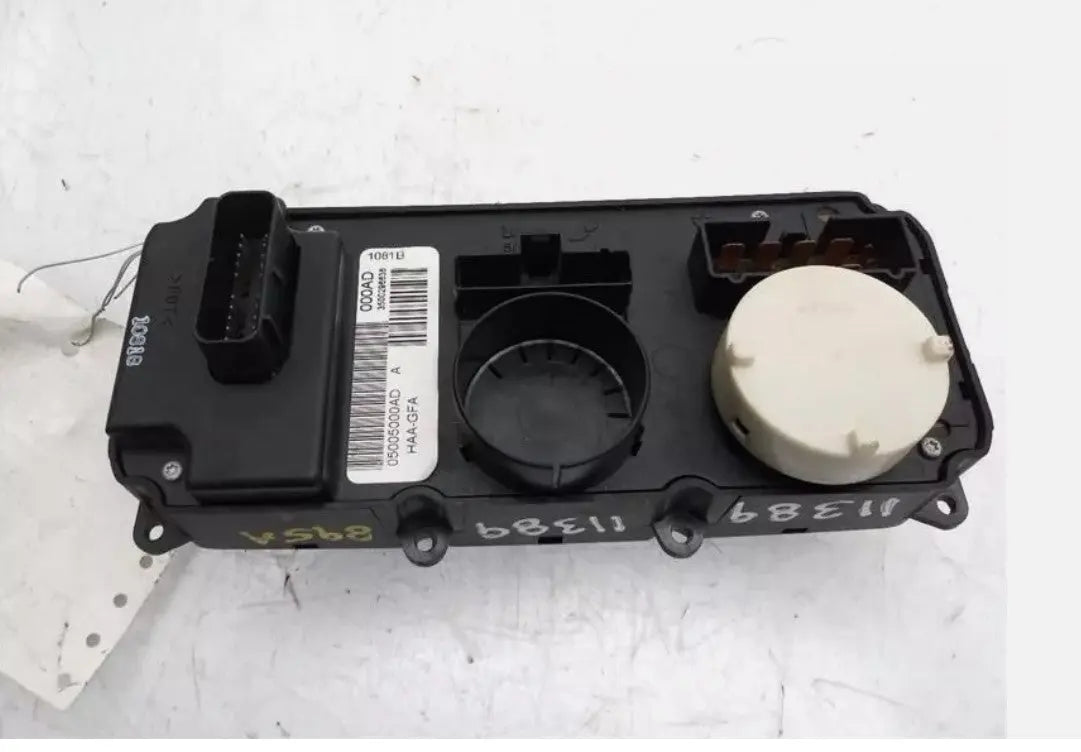 2001-2002 Dodge Caravan AC Heater Climate Control Manual w/out Heated Back Glass - Used OEM Auto Part - Photo 3