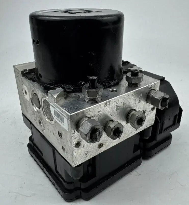 2012-2017 Chevy Equinox ABS Pump Assembly Anti Lock Brake Module OEM - Used - Photo 3