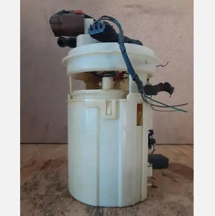 Fuel Pump Assembly Fits 2004-2008 Suzuki FORENZA WARRANTY - Used OEM Auto Part