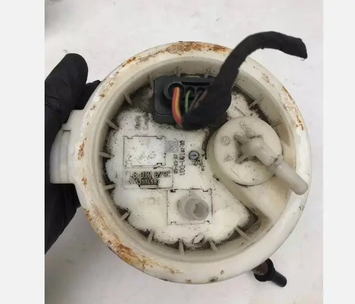 AUDI Q7 4.2L Fuel Pump Assembly OEM 2007-2010 WARRANTY - Used - Photo 2