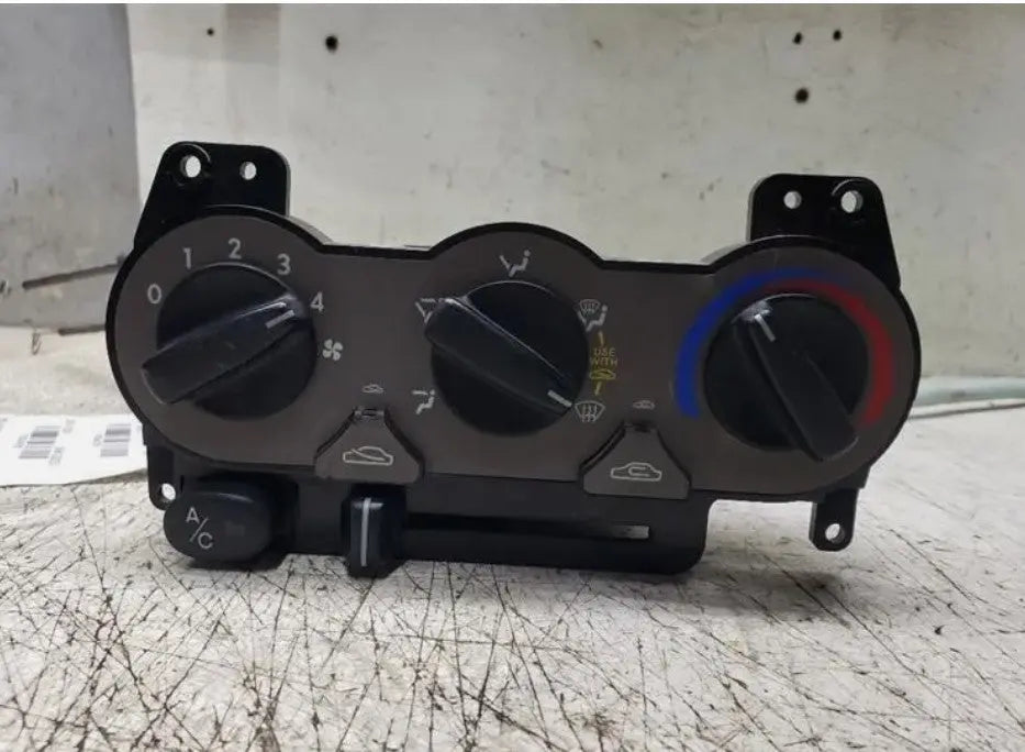Tem Control DOHC Canada Market Hatchback Fits 2003-2006 Hyundai ACCENT WARRANTY - Used OEM Auto Part