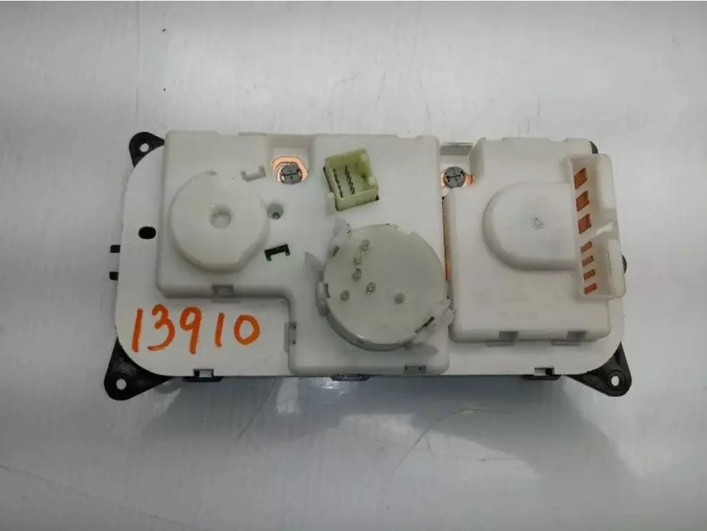 2002-2003 Jeep Liberty Climate Heater Control with A/C OEM WARRANTY - Used - Photo 3