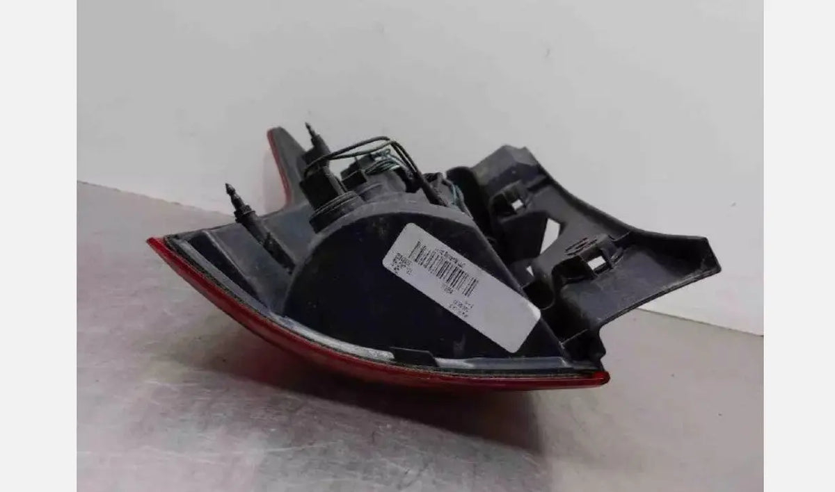 Passenger RH Tail Light Assembly OEM Suzuki XL-7 2007 2008 2009 - Used - Photo 2