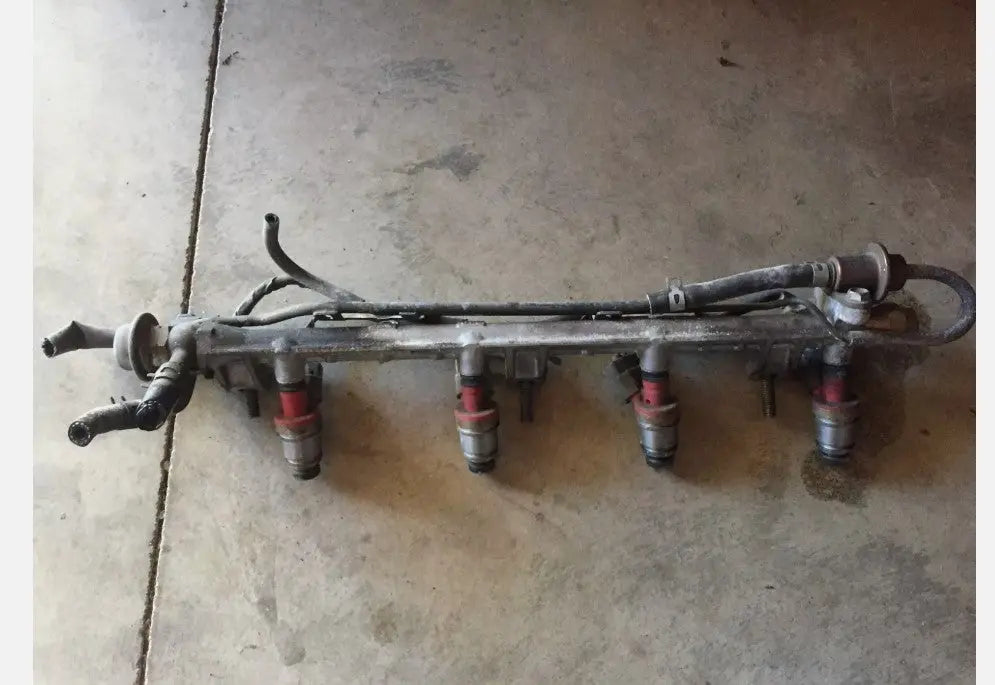 99-02 Suzuki Esteem 1.8L Fuel Injectors & Rail Pressure Regulator OEM WARRANTY - Used