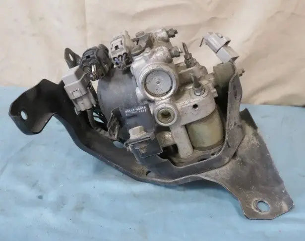 93-97 Toyota Land Cruiser ABS Anti-Lock Brake Actuator Pump OEM 44510-60010 - Used