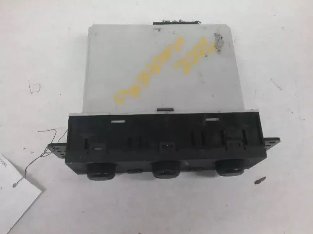 A/C Heater FRONT TEMPERATURE CONTROLS AutoMitsubishi Montero 01 02 03 04 05 06 - Used OEM Auto Part - Photo 2