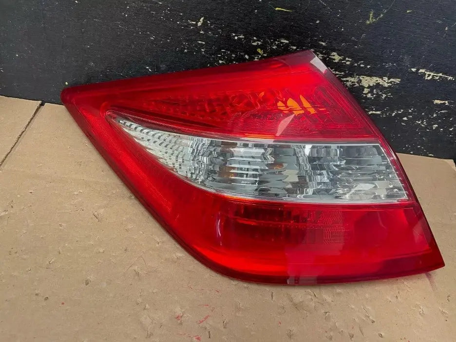 Honda Accord Crosstour 2010-2012 Tail light Left Driver LH Side Oem WARRANTY - Used