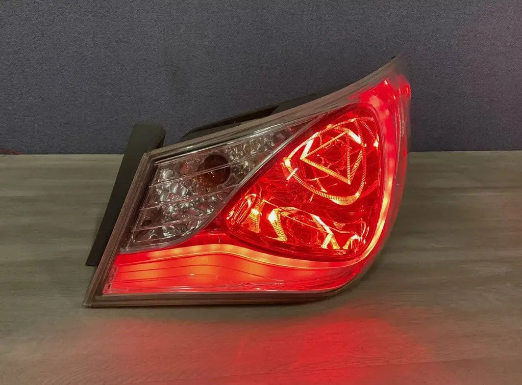 Hyundai Sonata 2011-2014 Hybrid OEM RIGHT PASSENGER Side Rear Tail Light - Used
