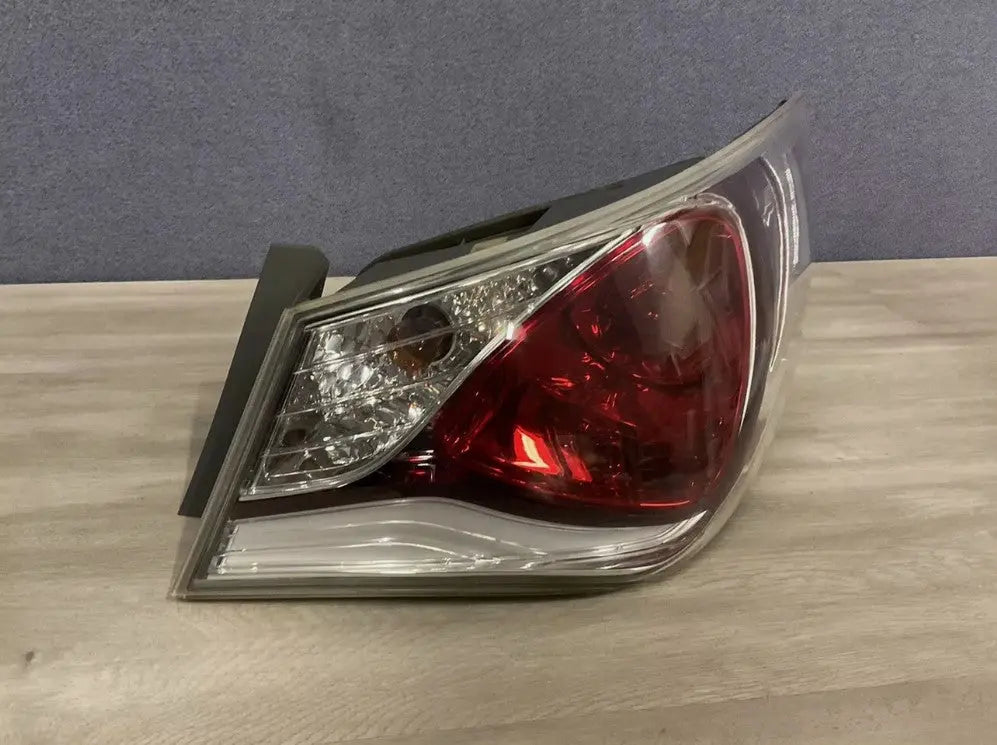 Hyundai Sonata 2011-2014 Hybrid OEM RIGHT PASSENGER Side Rear Tail Light - Used - Photo 3