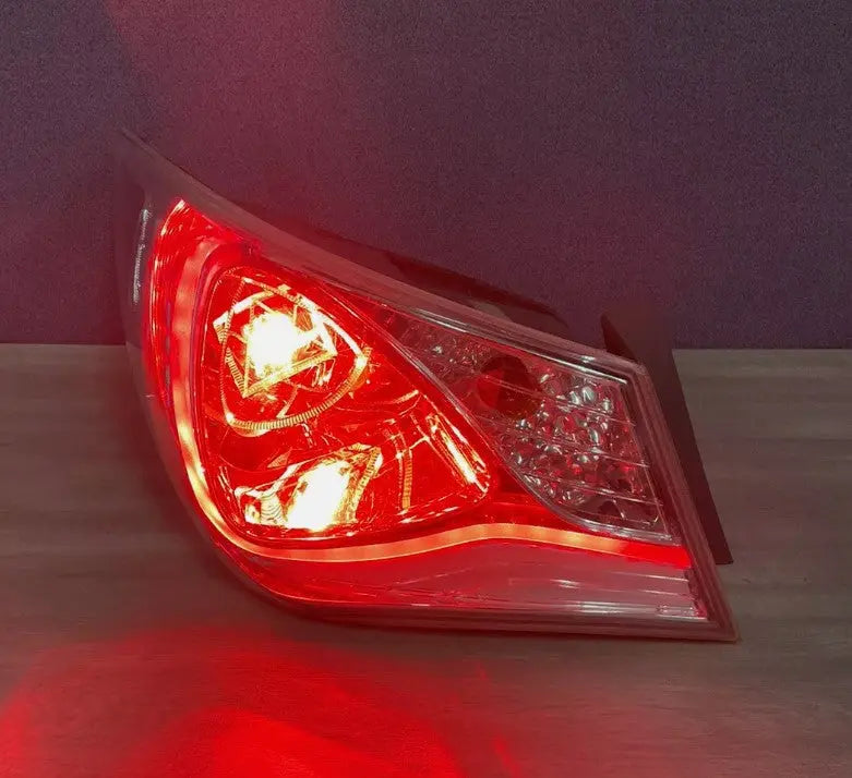 Hyundai Sonata 2011-2014 Hybrid OEM Left Driver Side Rear Tail Light - Used - Photo 2