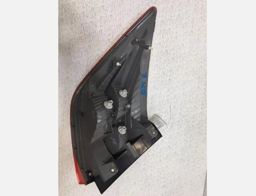 Honda Accord Crosstour 2010-2012 Tail light RIGHT Passenger RH Side Oem WARRANTY - Used - Photo 3