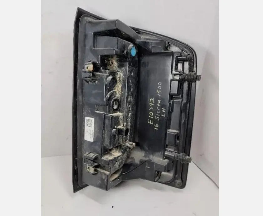 2016-2018 GMC Sierra Denali LH Left Driver Side Tail Light 84071502 OEM 2017 - Used - Photo 2