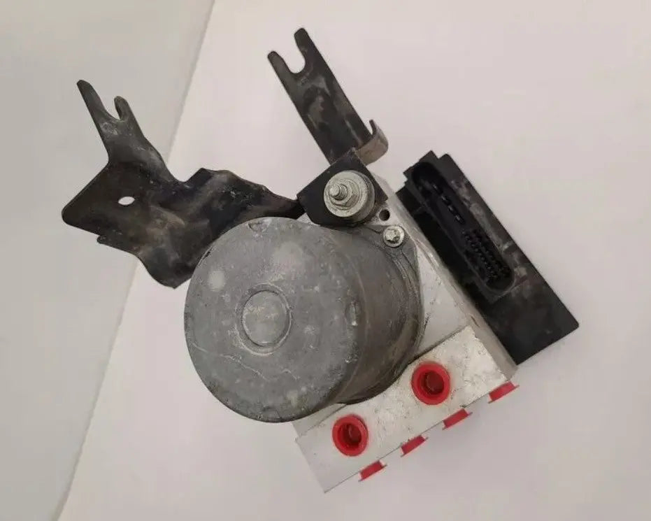 2009-2010 Nissan Cube AT CVT ABS Anti-Lock Brake Actuator And Pump Assembly OEM - Used - Photo 2