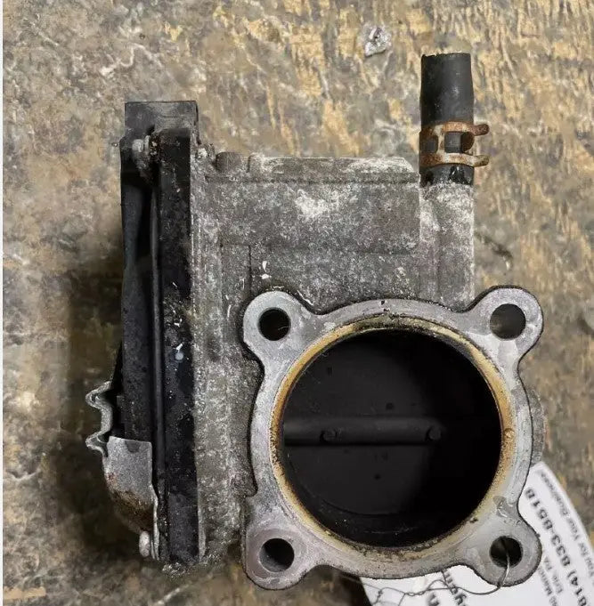 MITSUBISHI GALANT 2004-2012 Throttle Body/Throttle Valve Housing 2.4L 4 CYL OEM - Used