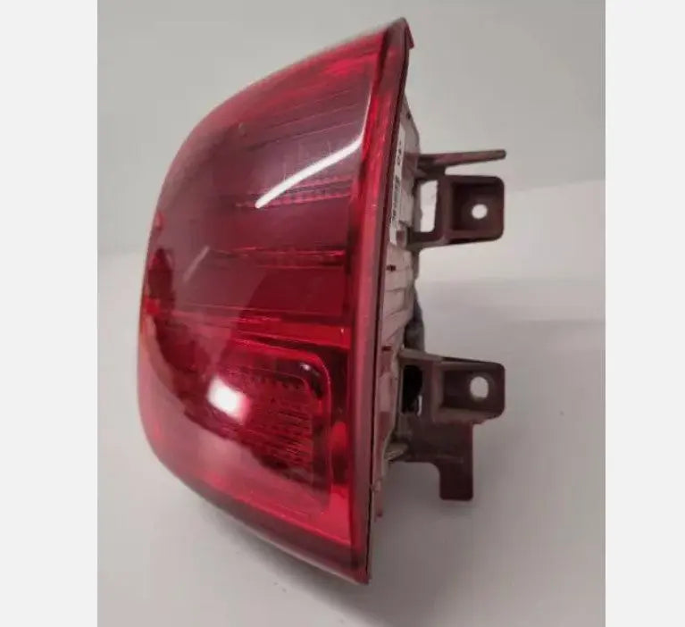 Kia Sedona OEM Left Driver Quarter Panel Mounted Tail Light Taillight 2016-2018 - Used - Photo 3