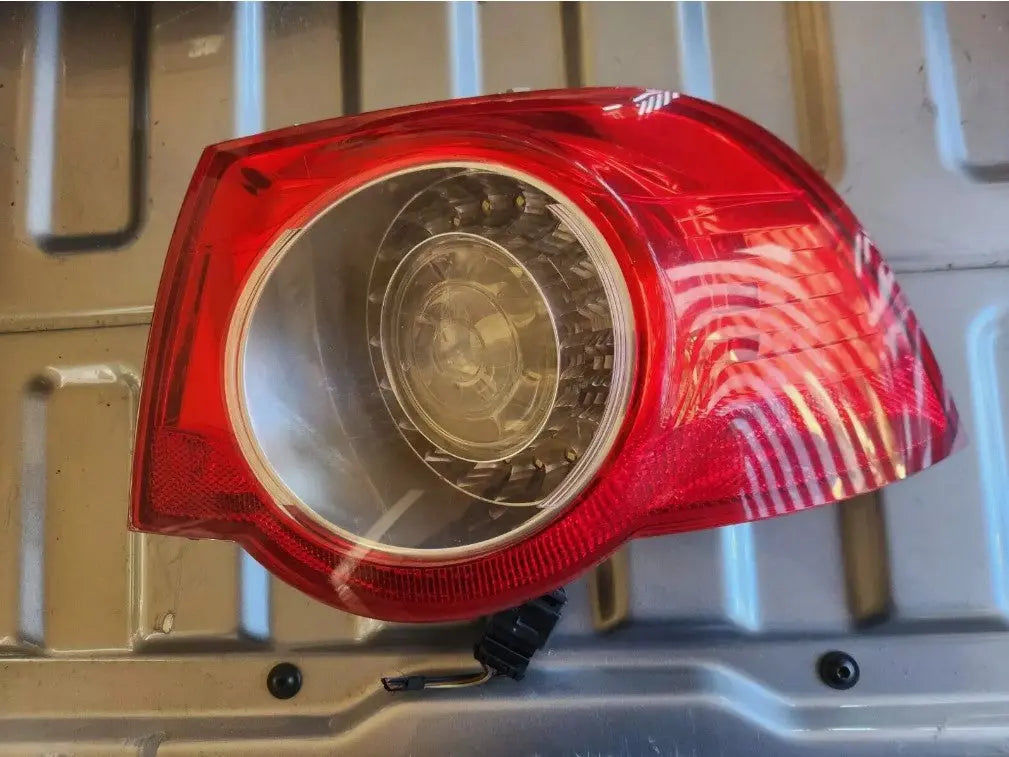 PASSENGER RIGHT Tail Light Quarter Panel Mounted Fits 07-11 Volkswagen EOS - Used OEM Auto Part