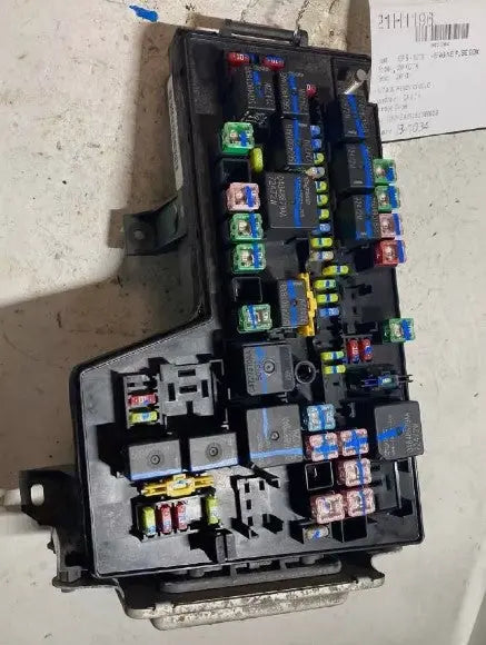 2005 2006 2007 Dodge Dakota 4.7L 3.7L Engine Oem used Fuse Box 2005-2007 - Photo 2