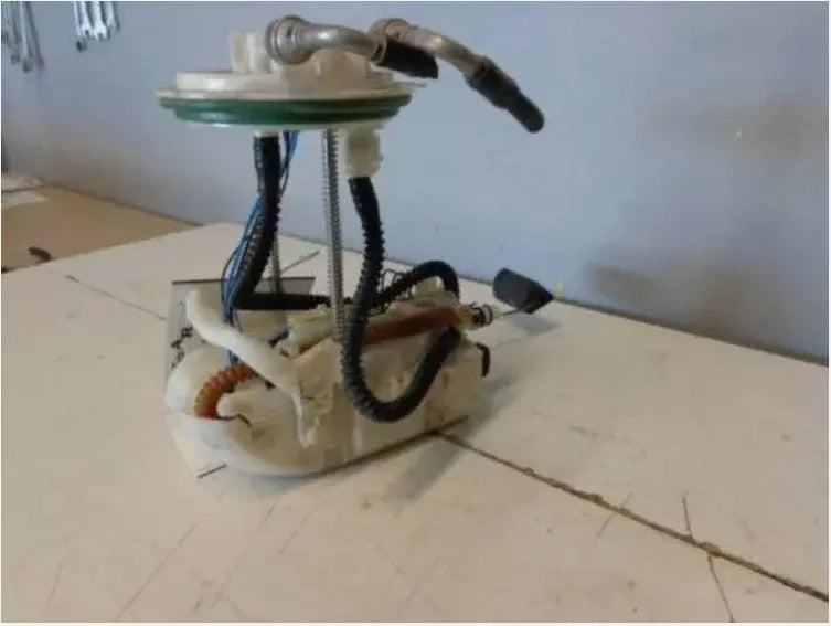 Fuel Pump Assembly Fits 2004-2006 Cadillac SRX WARRANTY - Used OEM Auto Part