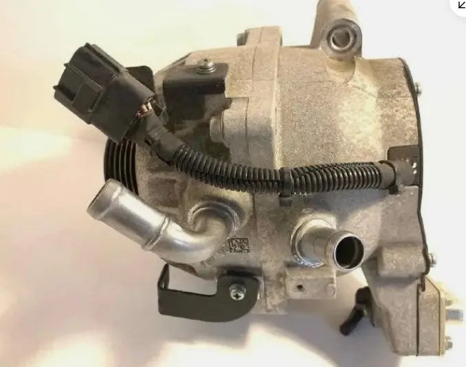 2011-2016 Kia Optima Hybrid Alternator VIN D 8th Digit 37390-2G900 OEM - Used