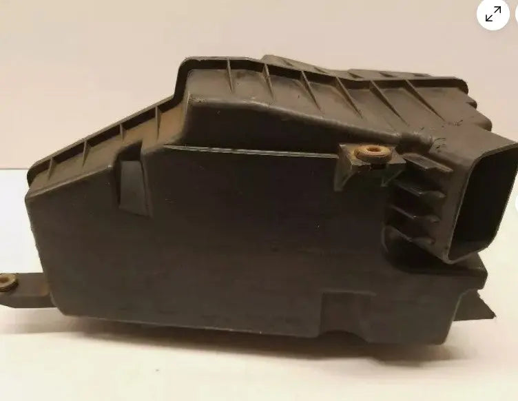 2001 INFINITI I30 AIR INTAKE CLEANER BOX 3.0L WARRANTY - Used OEM Auto Part