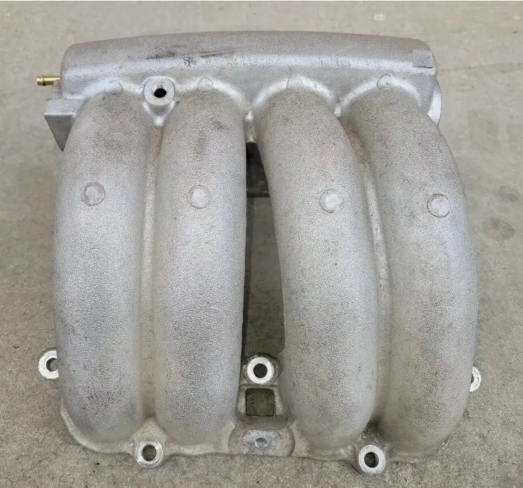 Intake Manifold 4 Cylinder 2RZFE/3RZFE Engine Upper Fits 2001-2004 TACOMA - Used OEM Auto Part