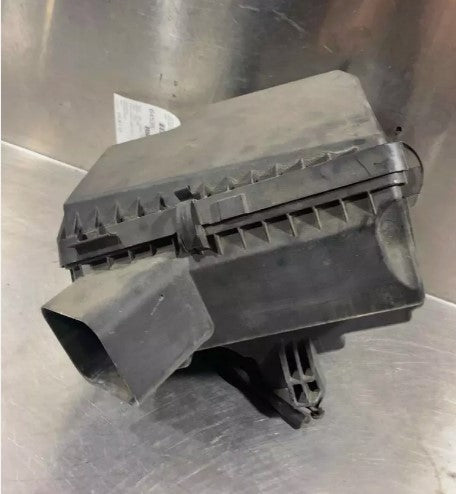 Nissan Altima Sdn 2.5L Air Cleaner Box Assembly 2013-2018 WARRANTY - Used OEM Auto Part