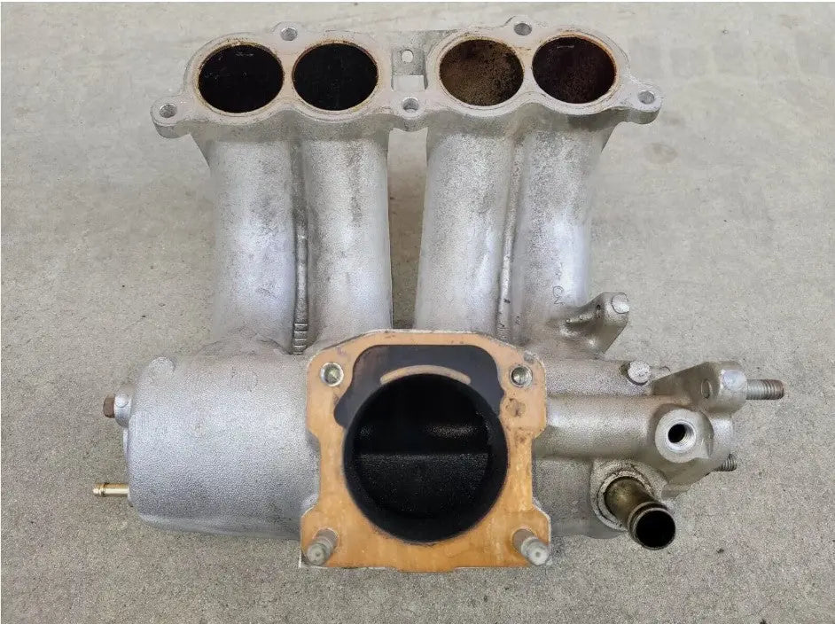 Intake Manifold 4 Cylinder 2RZFE/3RZFE Engine Upper Fits 2001-2004 TACOMA - Used OEM Auto Part - Photo 2