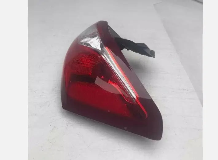 CHEVROLET EQUINOX RH Right Tail Light Assy Quarter Mounted OEM 2018 - 2020 - Used - Photo 2