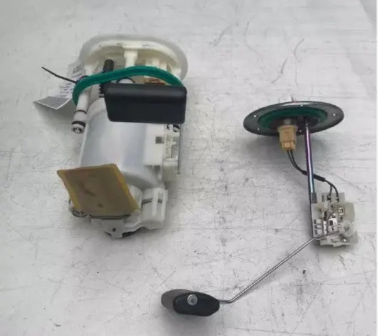 Fuel Pump Assembly Tank Mounted Sedan 3.8L Gdi Fits 2012-2014 Hyundai GENESIS WARRANTY - Used OEM Auto Part - Photo 2