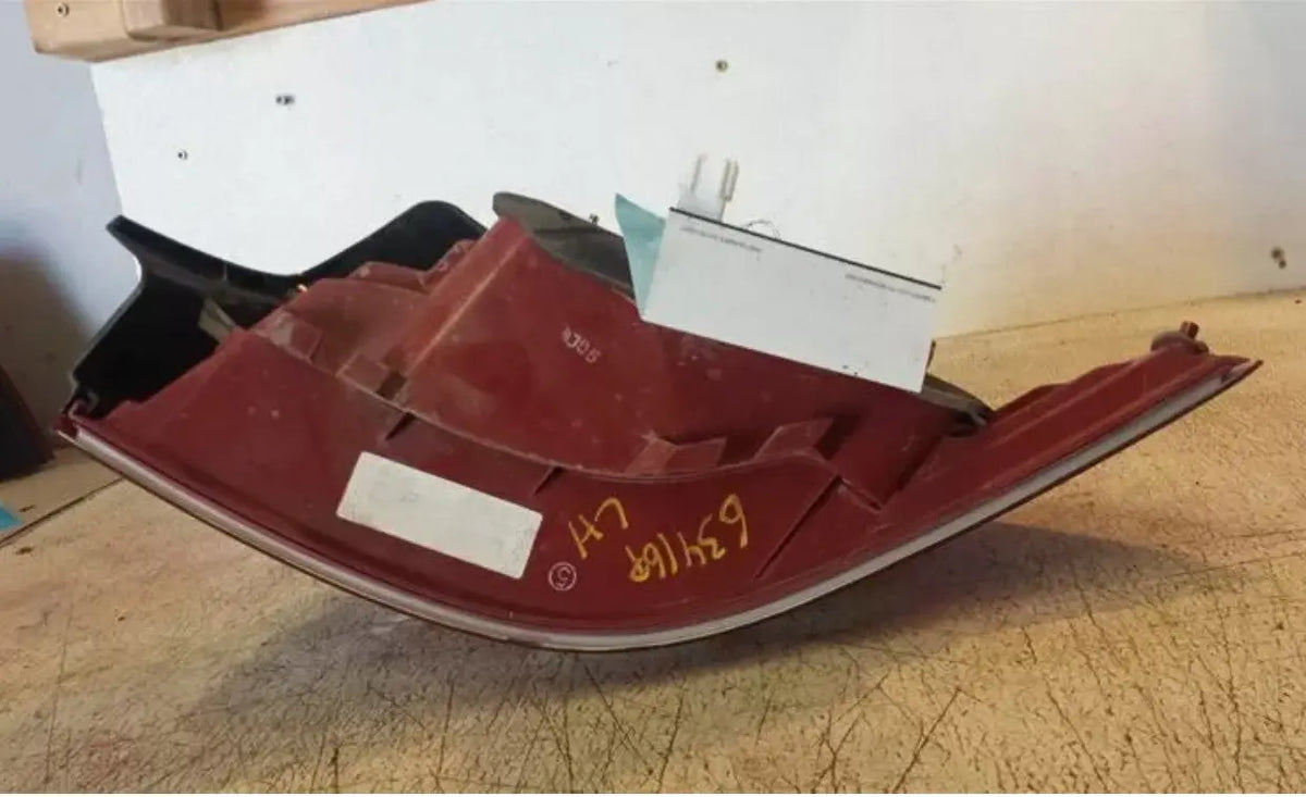 Driver Left Tail Light Base Fits 2008-2009 Pontiac G8 - Used OEM Auto Part - Photo 3