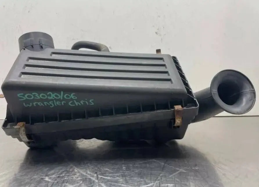 2005-2006 Jeep Wrangler Air Cleaner Air Box 4.0L Assembly OEM WARRANTY - Used - Photo 3