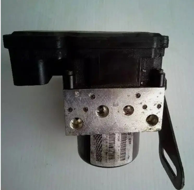 09-10 Jeep Grand Cherokee ABS Anti Lock Brake Pump Assembly ID 68046110AA Oem - Used - Photo 2