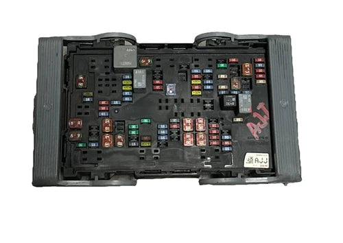 OEM 10-13 Chevrolet Silverado 1500 Fuse Box Junction Control Module 20904414 AJJ - Used