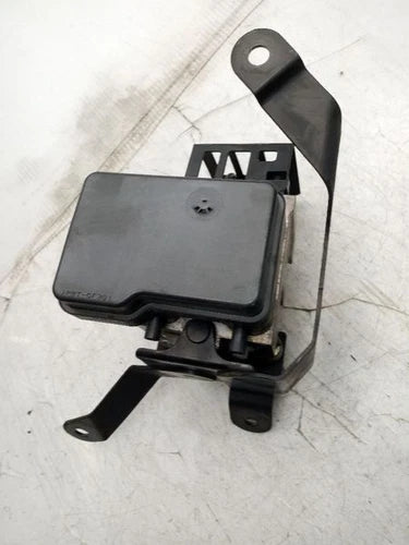 2003-2004 Toyota Tacoma ABS Anti-Lock Brake Pump Assembly With Warranty OEM - Used
