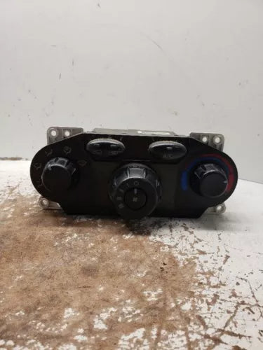 2001-2006 Hyundai Santa Fe A/C Heater Control Assembly OEM - Used