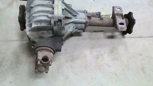 1999-2010 Chevy Avalanche 2500 Front Axle Differential Carrier 3.73 Ratio OEM - Used