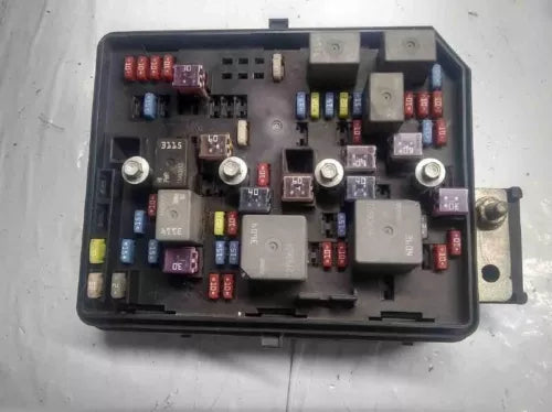 2006-2007 Chevy Impala Fuse Box Engine Without Police Package OEM - Used