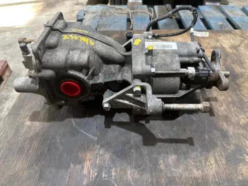 2013 2016 Hyundai Santa Fe Rear Differential Carrier Assembly Rear, (AWD) OEM - Used
