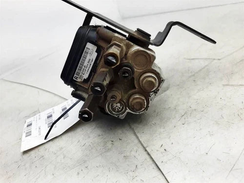 2002-2004 Ford F250SD F350SD Super Duty Anti Lock ABS Brake Pump Module 4X2 - Used OEM Auto Part